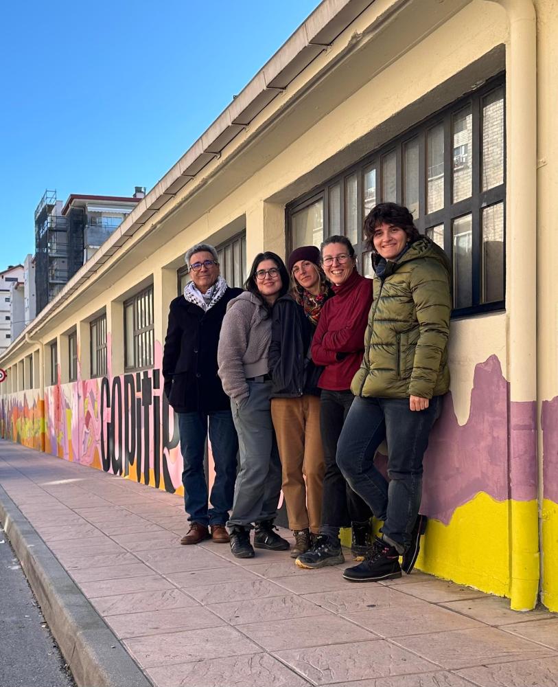 Imagen Sabiñánigo da vida a su Centro Cívico Capitiellos con un mural colectivo inspirado en el Alto Aragón