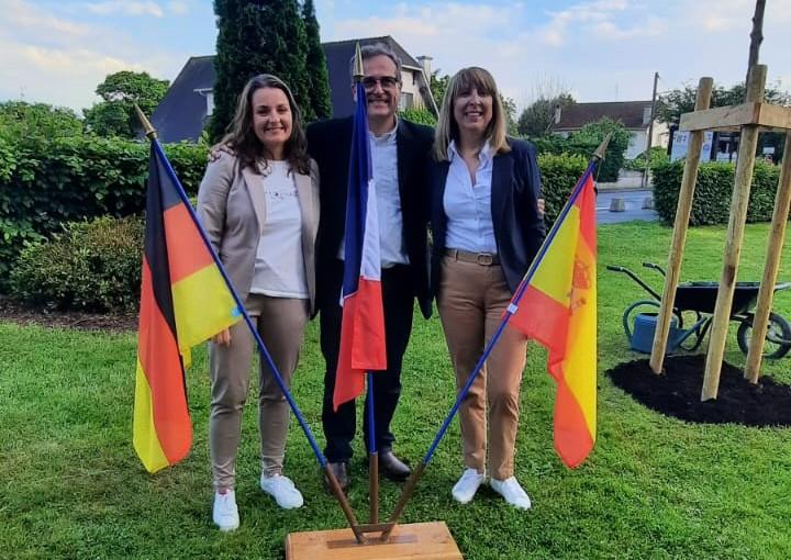 Imagen Sabiñánigo participa en el hermanamiento europeo con Billère y Petersberg en el Día de Europa