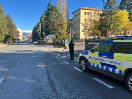 Imagen La Policía Local de Sabiñánigo incorpora un radar a sus medios materiales