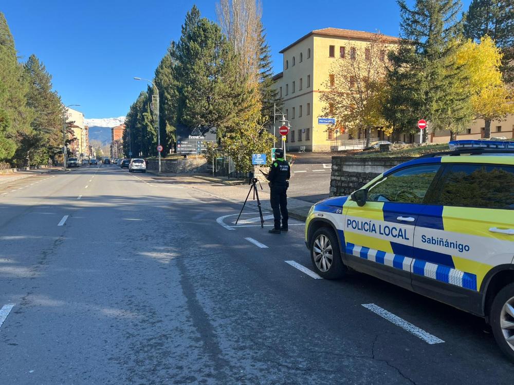 Imagen La Policía Local de Sabiñánigo incorpora un radar a sus medios materiales