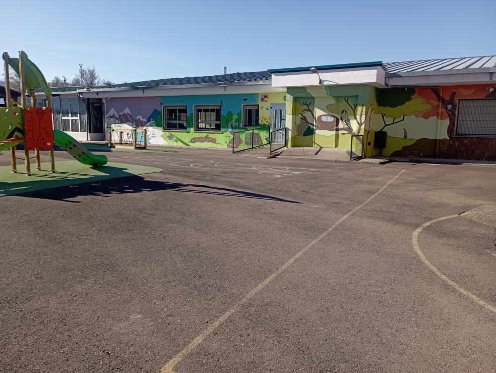 Imagen El Ayuntamiento realiza inversiones en la Escuela Municipal Cardelina que supondrán una reducción en el consumo de energía y en las emisiones de C02