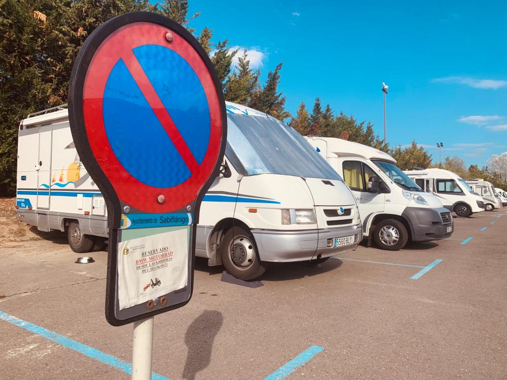 Imagen Prohibido aparcar en el Parking del espacio Pirenarium incluido el área de auto caravanas